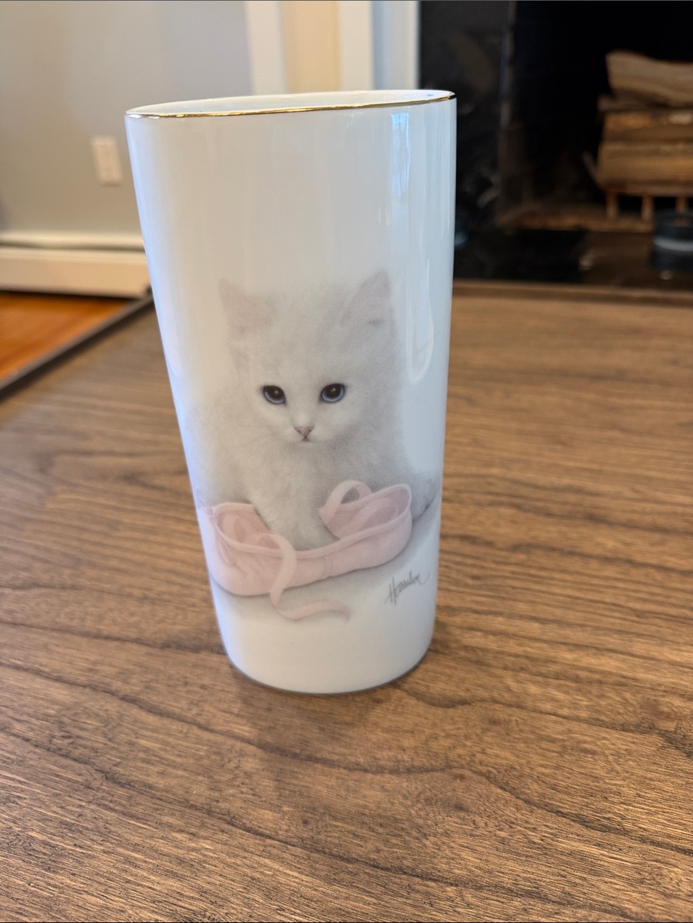 Otagiri Ceramic Vase Featuring Kitten & Bow